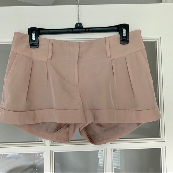 Express Women’s Khaki Shorts - Picture 2 of 3